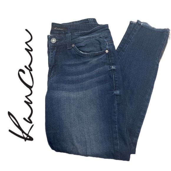 KanCan Women’s Lightly Distressed Raw Hem with Zipper Ankles Dark‎ Washed Jeans - Picture 2 of 3
